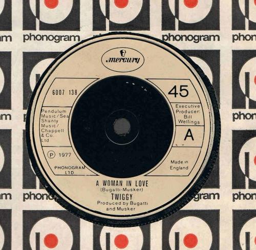 Twiggy (2) - A Woman In Love